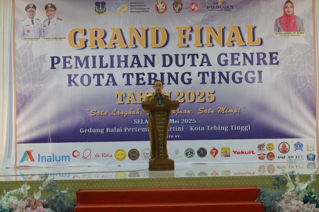 Wali Kota Tebingtinggi, Iman Irdian Saragih, pada grand final Duta GenRe Tebingtinggi