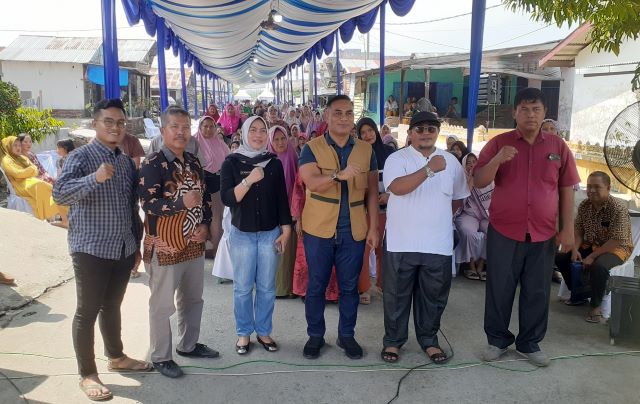 Anggota DPRD Medan Fraksi NasDem, Saipul Bahri, foto bersama usai Sosper VI TA 2025 di Belawan