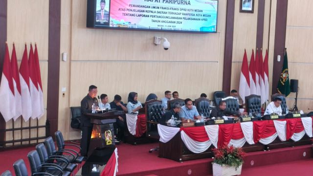 Anggota DPRD Medan Fraksi PKS, Zulham Efendi, sampaikan PU pada paripurna LPj 2024