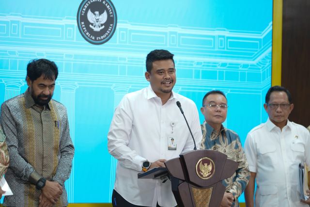 Gubernur Sumut, Bobby Nasution, beri keterangan usai penyelesaian 4 pulau