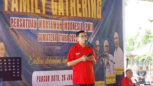 Ketua PWI Pusat, Hendry Ch Bangun, pada Famili Gathering PWI Sumut 2025