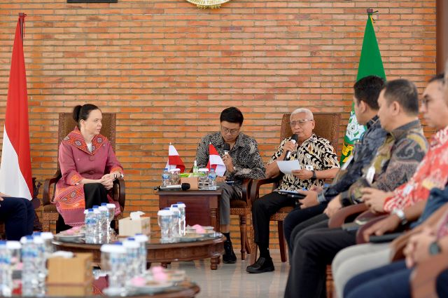 Wagub Sumut, Surya, terima kunjungan Dubes Polandia