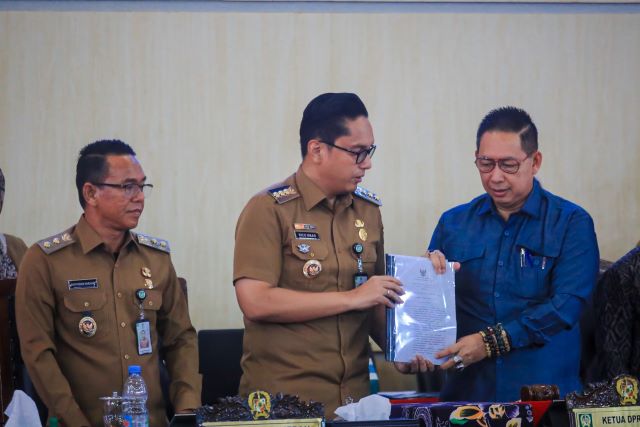 Wali Kota Medan, Rico Tri Putra Bayu Waas, sampaikan Ranperda Kebakaran ke DPRD