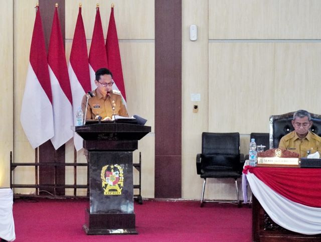 Wali Kota Medan, Rico Tri Putra Bayu Waas, sampaikan tanggapan soal RPJMD pada sidang paripurna DPRD