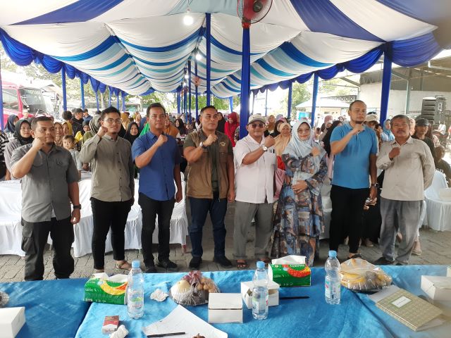 Anggota DPRD Medan Fraksi NasDem, Saipul Bahri, foto bersama usai Reses III Masa Sidang III TA 2025 di Marelan