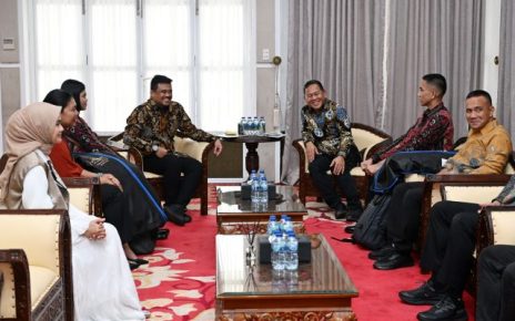 Gubernur Sumut, Bobby Nasution, menerima audiensi perwakilan Paskibra Nasional asal Sumut