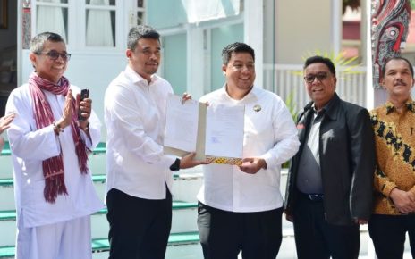 Gubernur Sumut, Bobby Nasution, serahkan aset Pemprovsu ke Pemkab Samosir