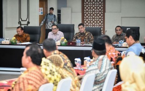 Gubernur Sumut, Bobby Nasution, terima kunjungan Komisi II DPR RI