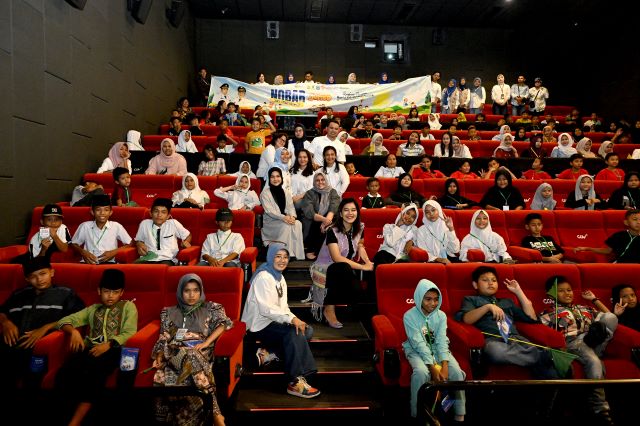 Ketua TP PKK Sumut, Kahiyang Ayu, nobar bersama 500 anak marginal