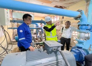 Plt Dirut Perumda Tirtanadi, Ewin Putra, tinjau reservoir di Samosir