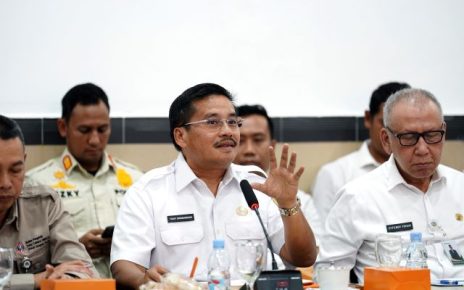 Sekdaprov Sumut, Togap Simangunsong, pada rapat Geopark Kaldera Toba di Bapelitbang