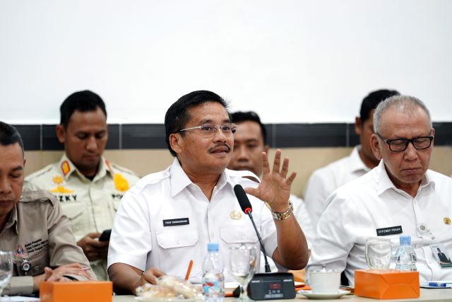 Sekdaprov Sumut, Togap Simangunsong, pada rapat Geopark Kaldera Toba di Bapelitbang