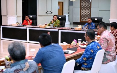 Sekdaprov Sumut, Togap Simangunsong, pimpin Rakor Karhutla Danau Toba