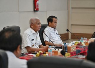 Wakil Gubernur Sumut, Surya, pimpin rapat di Bapenda Sumut