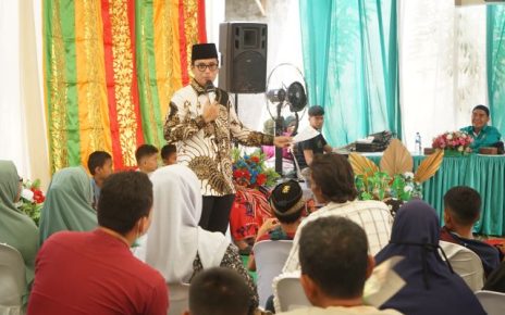 Wali Kota Medan, Rico Tri Putra Bayu Waas, pada khitanan massal HUT PKB ke 27