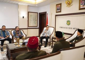 Wali Kota Medan, Rico Tri Putra Bayu Waas, terima audiensi DMI Kota Medan