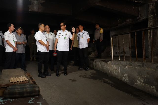 Wali Kota Medan, Rico Tri Putra Bayu Waas, tinjau eks Gedung Perisai Plaza