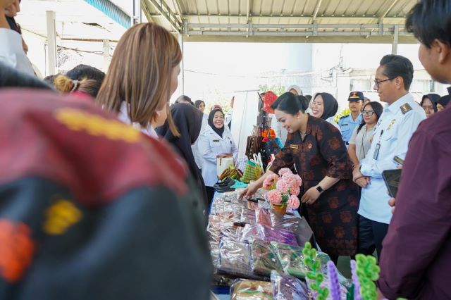 Walli Kota Medan, Rico Tri Putra Bayu Waas, dan istri kunjungan Lapas perempuan