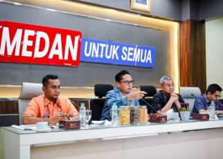 Walli Kota Medan, Rico Tri Putra Bayu Waas, pimpin rapat Bapenda