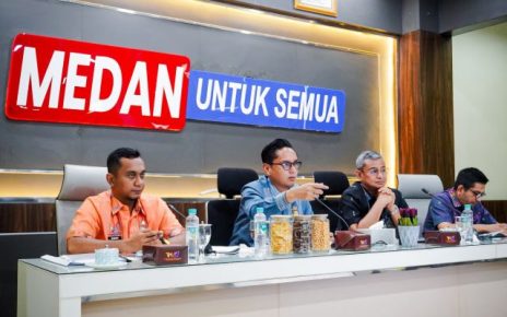 Walli Kota Medan, Rico Tri Putra Bayu Waas, pimpin rapat Bapenda