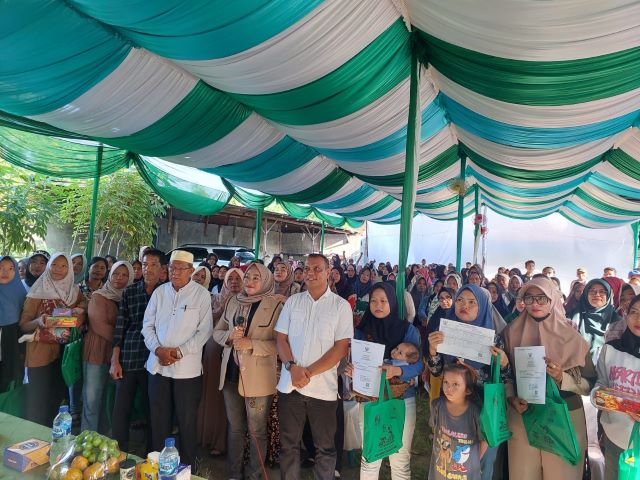 Anggota DPRD Medan Fraksi Hanura-PKB, Roma Uli Silalahi, foto bersama usai Sosper VIII TA 2025 di Marelan
