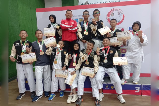 Karateka Gabdika Sumut raih medali pada kejuaraan di Banten