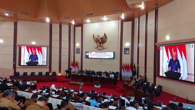 Ketua Fraksi PDIP DPRD Medan, Robi Barus, sampaikan pendapat akhir tentang RPJMD 2025-2029