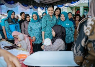 Ketua TP PKK Sumut, Kahiyang Ayu, kunjungi Posyandu Langkat