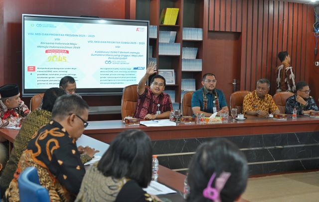 Sekdaprov Sumut, Togap Simangunsong, berkunjungn ke Dinas Pendidikan