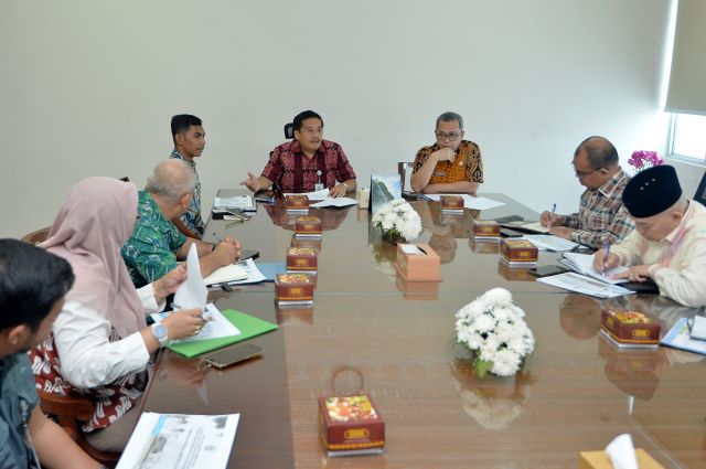 Sekdaprov Sumut, Togap Simangunsong, pimpin rapat pembentukan satgas MBG