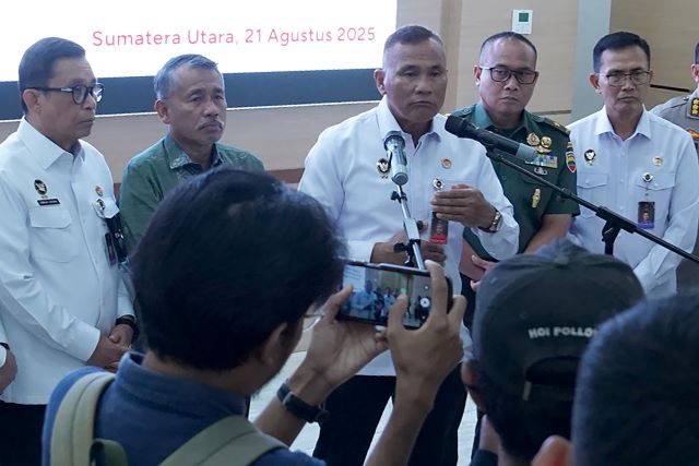 Staf Ahli Kemenko Polkam, Irjen Desmon Tarigan, beri keterangan usai Rakor Pemberantasan Narkoba di Sumut