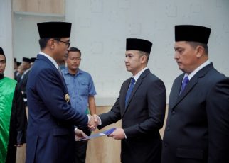 Wali Kota Medan, Rico Tri Putra Bayu Waas, lantik 9 pejabat Eselon II Pemkot Medan