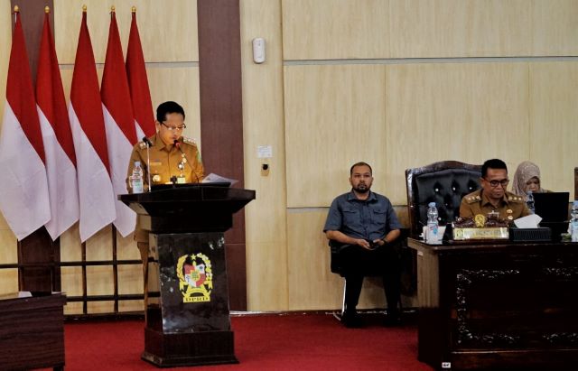 Wali Kota Medan, Rico Tri Putra Bayu Waas, sampaikan sambutan pada pengesahan Perda RPJMD 2025-2029