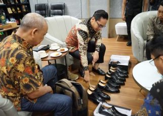 Wali Kota Medan, Rico Tri Putra Bayu Waas, terima kunjungan pengusaha sepatu lokal