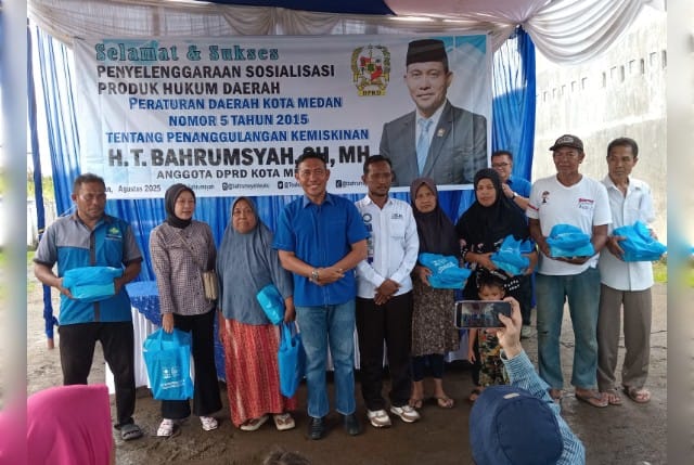 Anggota DPRD Medan Fraksi PAN, T. Bahrumsyah, foto bersama usai Sosper VIII TA 2025 di Belawan