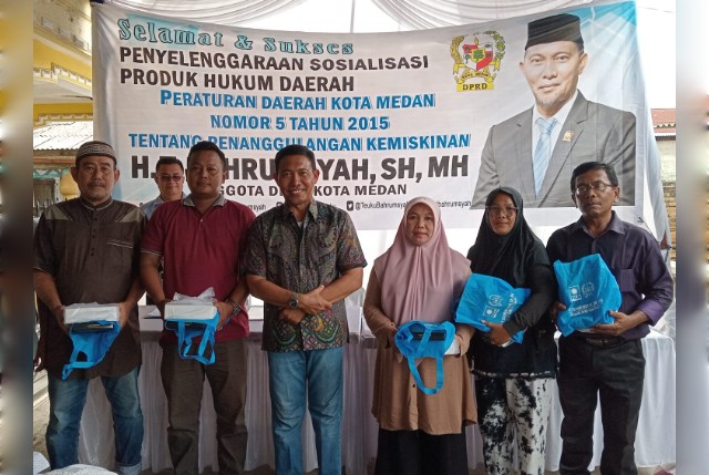 Anggota DPRD Medan Fraksi PAN, T. Bahrumsyah, foto bersama usai Sosper IX TA 2025 di Belawan 1