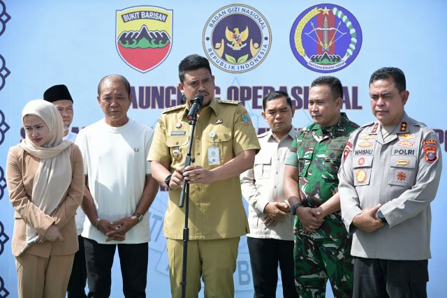 Gubernur Sumut, Bobby Nasution, beri keterangan usai peresmian dapur SPPG Kodam BB