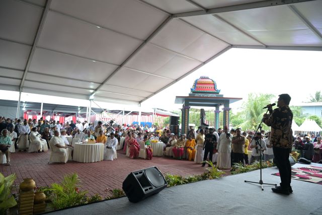Gubernur Sumut, Bobby Nasution, pada Perayaan Kumbhabhisegam di Langkat