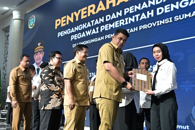 Gubernur Sumut, Bobby Nasution, serahkan SK P3K