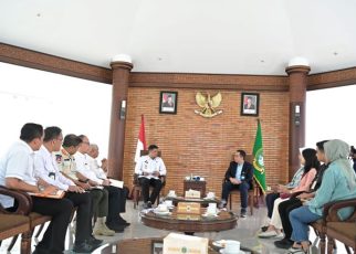 Gubernur Sumut, Bobby Nasution, terima audiensi GM Garuda Indonesia Branch Office Medan