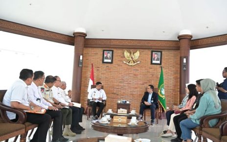 Gubernur Sumut, Bobby Nasution, terima audiensi GM Garuda Indonesia Branch Office Medan