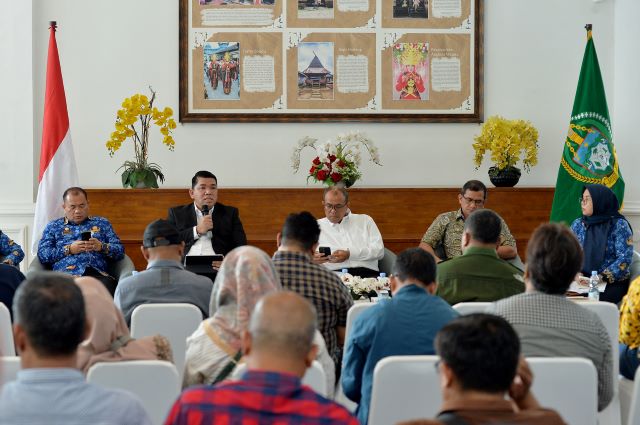 Kepala Bappedalitbang Sumut, Dikky Anugerah, pada Konferensi Pers di kantor Gubernur