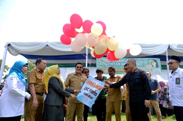 Sekdaprov Sumut, Togap Simangunsong, launching UHC di Binjai