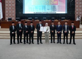 Sidang paripurna pengesahan P-APBD Sumut 2025