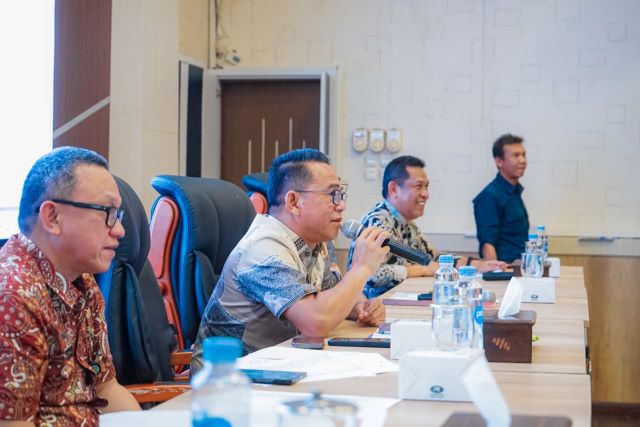 Wakil Wali Kota Medan, Zakiyuddi Harahap, pimpin rapat terkait Dana Kelurahan