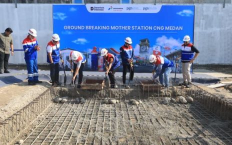 Wakil Wali Kota Medan, Zakiyuddin Harahap, pada Ground Breaking Mother Station CNG di Medan Labuhan