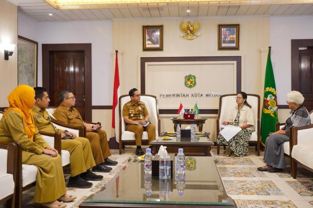 Wali Kota Medan, Rico Tri Putra Bayu Waas, menerima audiensi Deputy Secretary General CityNet