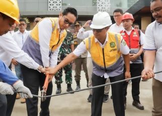 Wali Kota Medan, Rico Tri Putra Bayu Waas, potong kabel