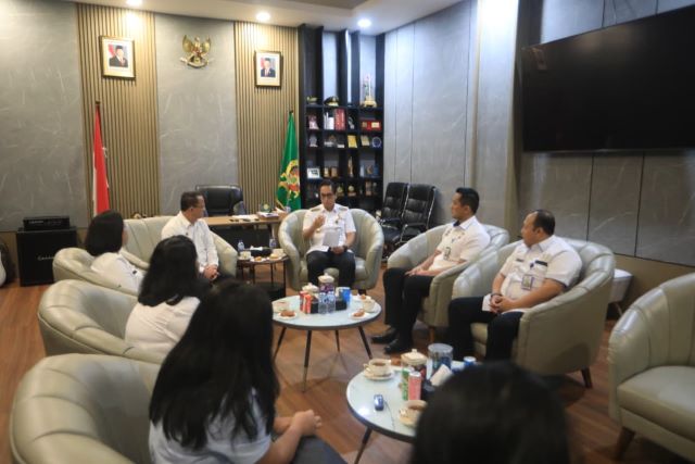 Wali Kota Medan, Rico Tri Putra Bayu Waas, terima audiensi Direktur Pelayanan Kementerian HAM