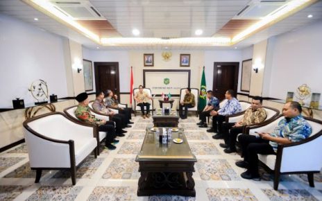 Wali Kota Medan, Rico Tri Putra Bayu Waas, terima audiensi PTPN IV